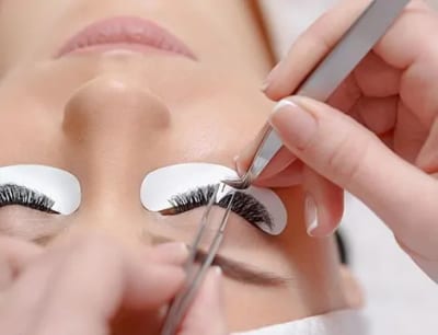 L’allungamento delle ciglia fa male?